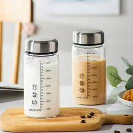 Vinglasögon Milk Cup Home Portable Takeaway Student Soy Milk Glass med lock Simple Scale Water Bottle Coffee Breakfast 230731