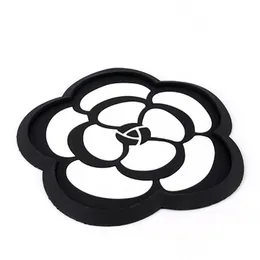 Tappetini antiscivolo Biety Car Slip Pad Decorazione floreale in bianco e nero Tappetino Camelia PVC Telefono cellulare rotondo resistente alle alte temperature270O