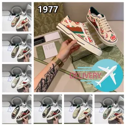 Дизайнеры теннис 1977 Canvas Casual Canvas Luxurys Shoes Women Shoe Italy Green Red Red Stripe Rubber Sele растяжение хлопка.