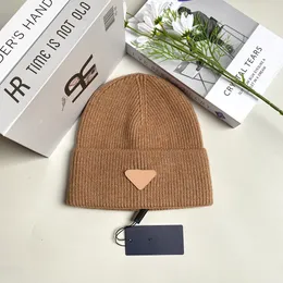 Designer Beanie cappello di lana lavorato a maglia cappello di puro cotone antivento resistente al freddo alla moda per uso interno ed esterno il cappello può essere regalato di alta qualità