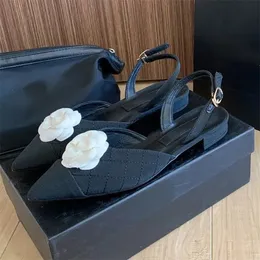 Chanells Premium Luxury Sandals Designer Женская камелия в стиле камелия с низкой каблукой канал Rhombus Slippers Ladies Classic Buckle Beach Shoes