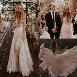 2019 Abiti da sposa lunghi eleganti con scollo a V color champagne nudo Boho Beach Abiti da sposa bohémien in pizzo vintage Sexy Vestido senza schienale 2297