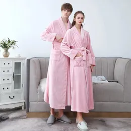 Kvinnors sömnkläder Autumn Winter Flanell Nattkläder Fördjockat plysch Par Robe Bathrobe Mäns utökade stora Coral Fleece Nightgown Women