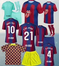 Camisetas de Football Barcelona Soccer Jerseys lewandowski pedri gavi 2023 2024 fc ansu fati ferran raphinha destフットボールシャツmen barca kit kids cimpments