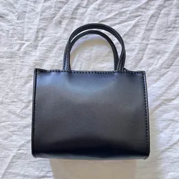 حقيبة Tote 2023 Cross Cross Face Designer Presh و Handbag Women’s Luxury Bag Bag Counter's Counter