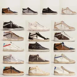 Scarpe italiane di alta qualità di alta qualità di marca scarpe sportive sportive non slittate scarpe sporche che lampeggiano classiche scarpe casual bianche in goldio bianco.