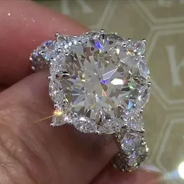 Bröllopsringar runt Big Crystal Jewelry Bands Cubic Zircon Colorful Ring Fashion Shining Anneau för kvinnor ankomst