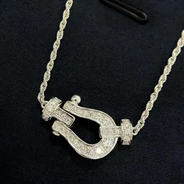 Marka luksusowy designerka podkowa wisiorka Dzieci S925 Sterling Srebrny biały kamień Bling Diamond Geometria Elegancka biżuteria naszyjnika Choker