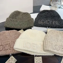 ボールキャップ女性デザイナーのためのファッションウールニットハットLoewe Beanie Cap Winter Cashmere Woven Warm Hat for Lamb Wool Fisherman Hat Fashion Hats for Men and
