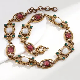 Pendants Vintage Court Style Red Green Splicing Necklace Crystal Dress Collarbone Chain Luxury Colorful