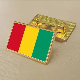 Party Guinea Flag Pin 2,5*1,5 cm zink gjuten PVC färgbelagd guld rektangulär medaljongemblem utan tillsatt harts