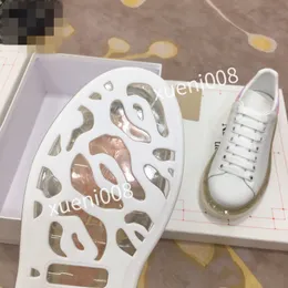 2023top ny wnew omens varumärkesdesigners skor utomhus män hög skateboardskor män kvinnor skor utomhus löpskor herr sport sneakers