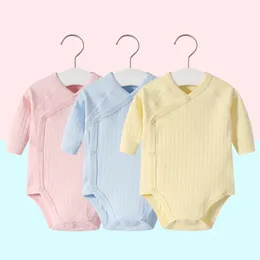 Rompers 2pcs/Lot Born Baby Ubrania Rompers Bawełniane niemowlę długie rękawy jesień dziewcząt szatę solidny kolor kombinezonu chłopców ropa bebe ubrania 231031