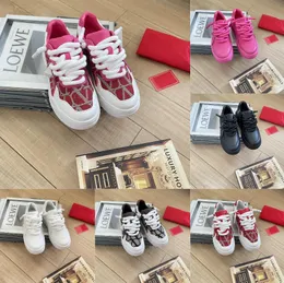 Designer casual skor herrar kvinnor vit svart röd rosa brun läder sammet lägenheter snörning plattform sneakers chaussures de espadrilles lyxiga sporttränare 35-44