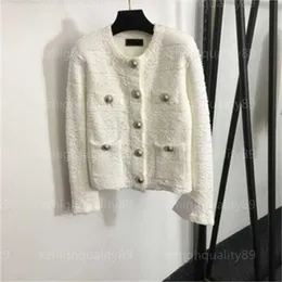 Designer Jacket Women Cardigan Coat Round Neck Långärmad stickad toppar Metallknapp Dekorerade Vita eleganta rockar Cardigan Jackor Womens Designerkläder