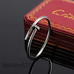 Bracciale per unghie Bracciali firmati Gioielli di lusso per donna Bracciale alla moda Lega di acciaio placcato oro Artigianato Non sbiadisce Non allergico Auto all'ingrosso Grande Clou 6SYMT