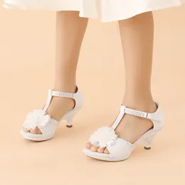 Sandals Dream Pars Girls Sandals Low Heel Dress Pump Torthle T Strap Sapat Shoes Glitter Little Big Kids Sandals Sapatos de verão 230331