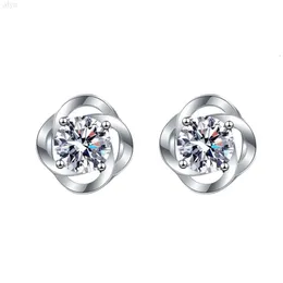 D Kolor Runda cztery zębów 925 Sterling Srebro z certyfikatem GRA 0,6ct 1CT MOISSANITE Diamond Stud