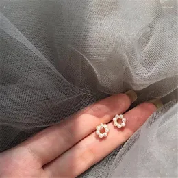 Studörhängen Mini Circle Pearl for Women Girls Korean Small Sweet Geometric Flower Fashion Jewelry Wholesale