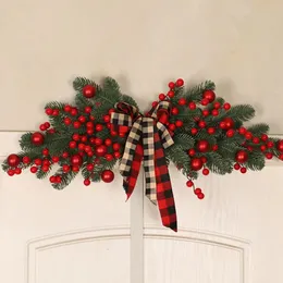 Dekoracje świąteczne świąteczne czerwone jagodowe sosna gałąź ręcznie robione jagodowe cedrowe drzwi frontowe wieńce na ścianę girlandę na ozdoby świąteczne 231101