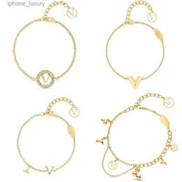 Never Fade Chain Armband Designers 18K Gold Plated Luxury Brand Letter Circle Fashion Women Love Rostfritt stål Koppararmband Bröllopsfestsmycken
