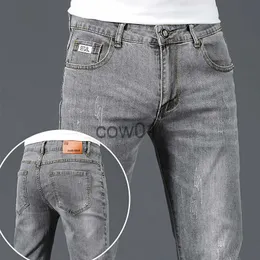 Pantaloni da uomo 2023 Nuovi Jeans da uomo Grigio Blu Classico stilista Denim Jeans skinny Pantaloni casual da uomo slim fit di alta qualità J231102