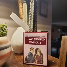 Strumenti da bar Vaso da lettura Portapenne Nancy Drew Libro Presenta una copertina parodia Vaso da fiori Penna Decorazione artigianale in resina 231101