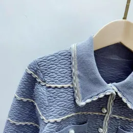 Kvinnorjackor Kvinnor Kontrast Färgstränder Knit Tröja 2023 Single-Breasted Ladies Long Sleve Pearl Buckles Cardigan Kort