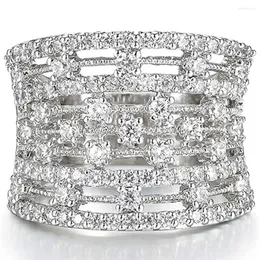 Bröllopsringar Huitan Hyperbole bred med Crystal Cubic Zirconia Fashion Luxury Women's Silver Color High Quality Jewelry