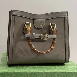 豪華なデザイナーダイアナバンブリのメッセンジャーバッグレトロ女性トートバッグフラップクラシックレタームリトコロールレザーアームピットハンドバッグ