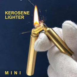 Creatief Pure Brass Kerosene Nunchaku Lighters Winddichte mini Retro Oil Klijpende Wheel ontsteking Flint Fire Men Smoking speelgoed GI2768932