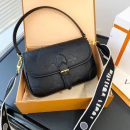 Baguette Kruvasan Toptan Çantalar Kadınlar Deri Messenger Çantası Lady Moda Çanta Omuz Çantası Kadın Presbbiyopik Paket Damier Cüzdan G231121PE-9