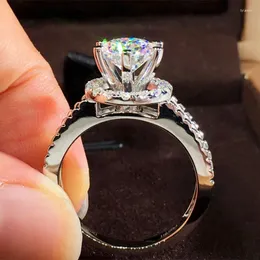 Anéis de casamento luxo feminino cristal redondo fino anel delicado prata cor noivado charme branco zircão pedra para mulher