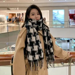 Esigner Scarf For Women Scarf Lady Cashmere Feeling ljuddämpare Spring Fall Stor filt Klassisk PLAID SACK Mjuk varm wrap grossist