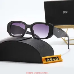 Ashion Designer Solglasögon för Man Woman Classic Eyeglasses Goggle Outdoor Beach Sun Glasögon 7 Färg Valfritt 2023