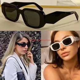 2023 Populärt glas PR 17WS Designer Party Glasses Ladies Stage Style Top High Quality Fashion Concave-Convex Thriedimensional Line Mirror Frame
