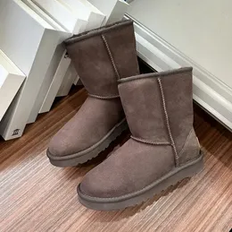 Lyxig ugnly boot päls plattform damer designer stövlar snö vinter stövlar riktiga fårskinn ull låga snitt varma päls skor man och kvinnor korta män kvinnor låga stövlar super mini