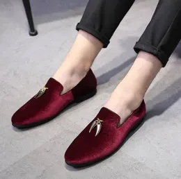 Fashion Party and Wedding Handmade Men Loafers Men Velvet Shoes Leaves and Gold Buckle Men Dress Shoe Men's Flats