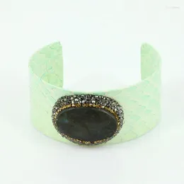 Bangle lyxiga smycken mjukt grönt grå läder med skuren vinkel naturlig mörkblå sten charm justerbara öppna manschettband för kvinnor