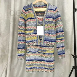 Designer di abiti da due pezzi Summer Knitted Temperament Set pendole set chic sottile cotone corto viscoso Viscosio V-scollo Cardigan D19X