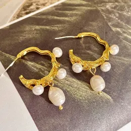 Dingle ljuskronor uttalande mode metalliska oregelbundna pärlor släpper dingle örhängen för kvinnor 2023 nya barock stilörhängen