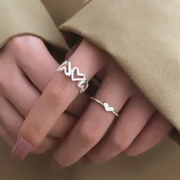 Trauringe Silber Farbe ausgehöhlt Herzform offener Ring Set Design niedlich Mode für Frauen Mädchen Geschenke einstellbar GeburtstagsfeierHochzeit