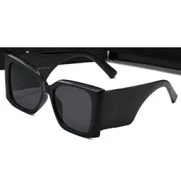 夏のブランドマンウーマンファッションドライビング旅行サングラスサイクリング眼鏡の男性は屋外でスプロットUV400風力ビッグフレームサングラスビーチ長方形の黒いレンズ