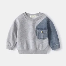 Bluzy bluzy chłopcy dżinsowa bluza dla dzieci zszywanie rękawów luźne sweter wiosna jesienna dziecięcy styl uliczny kadrowe ubrania 231102
