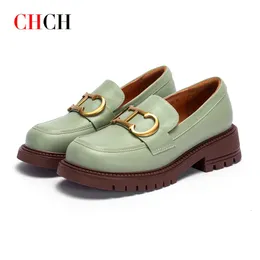 Zapatos de vestir Chch Mocasines para mujer Piel de vaca genuina Suela gruesa Hebilla de metal Retro Marca de lujo Impermeable Viaje Casual para mujeres 231102