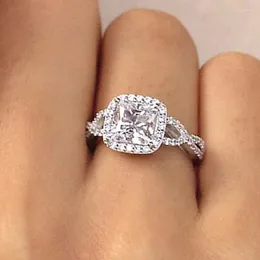 Bröllopsringar caoshi modedesignförslag Ring Lady Band Luxury Bright Zirconia Finger Accessories Smycken för engagemangsceremoni