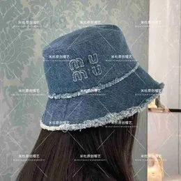 Cappelli a tesa larga Cappelli a secchiello Designer Lettera corretta Cappello da pescatore in denim 23 Nuovo stile Lo stesso cappello mostra il viso piccolo UHLD