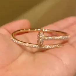 2023 Explosivt armband 18K diamantarmband med diamant vanlig ring enkel rosguldfärg guld nagel gåva himmel stjärna armband