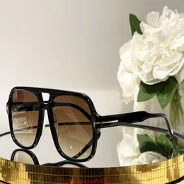 Tasarımcı Tom Güneş Gözlüğü Kadınlar için FT884 Büyük Boy Çerçeve Lensler Ford Güneş Gözlüğü Erkekler Klasik Marka Orijinal Kutusu Satılık