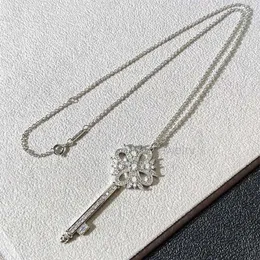 Smycken halsband guld t familj romantisk skog snöflinga nyckel halsband ljus lyx temperament full diamant mesh röd tröja krage kedja hög upplaga